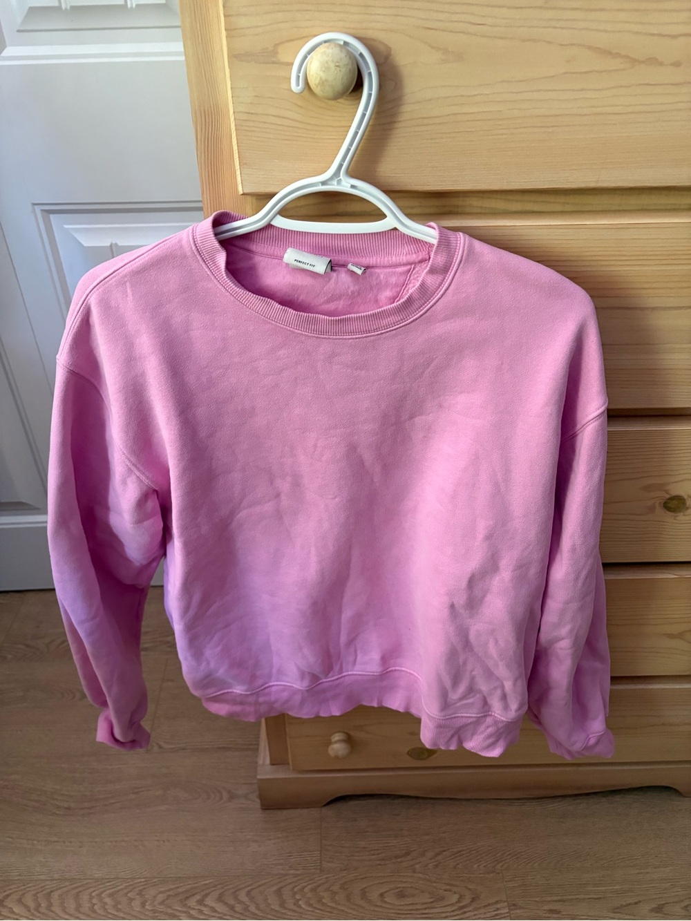 Aritzia sweat fleece set in morganite pink- perfect crew and joggers - Picture 5 of 7